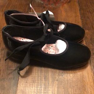 Capezio NWOT Tap Shoes